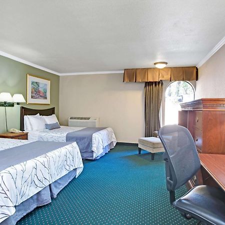Days Inn By Wyndham San Jose Convention Center Экстерьер фото