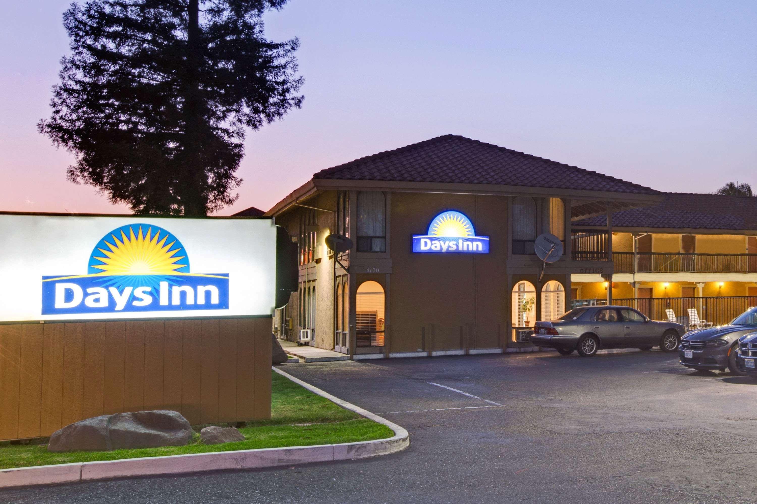 Days Inn By Wyndham San Jose Convention Center Экстерьер фото