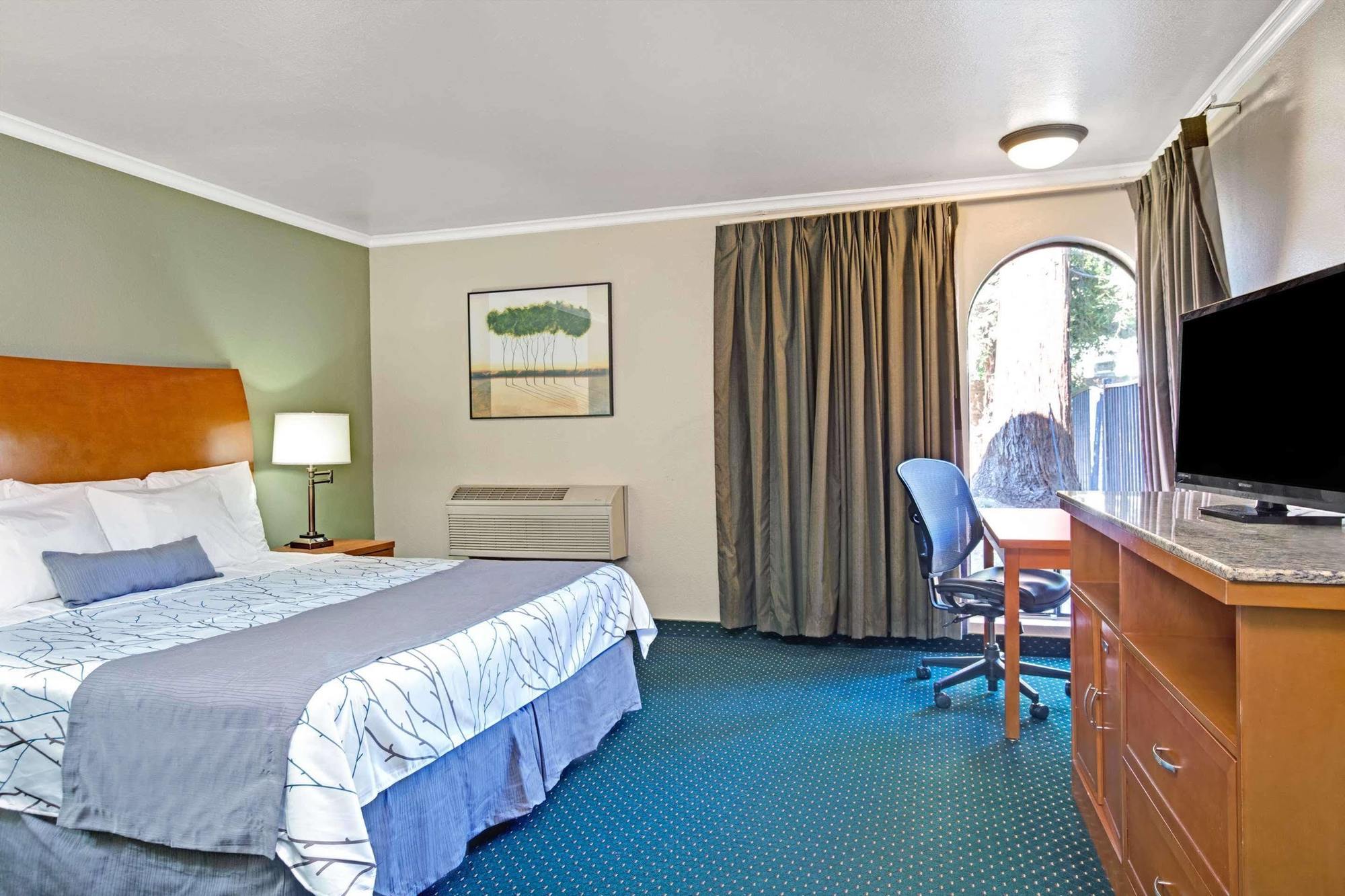 Days Inn By Wyndham San Jose Convention Center Экстерьер фото