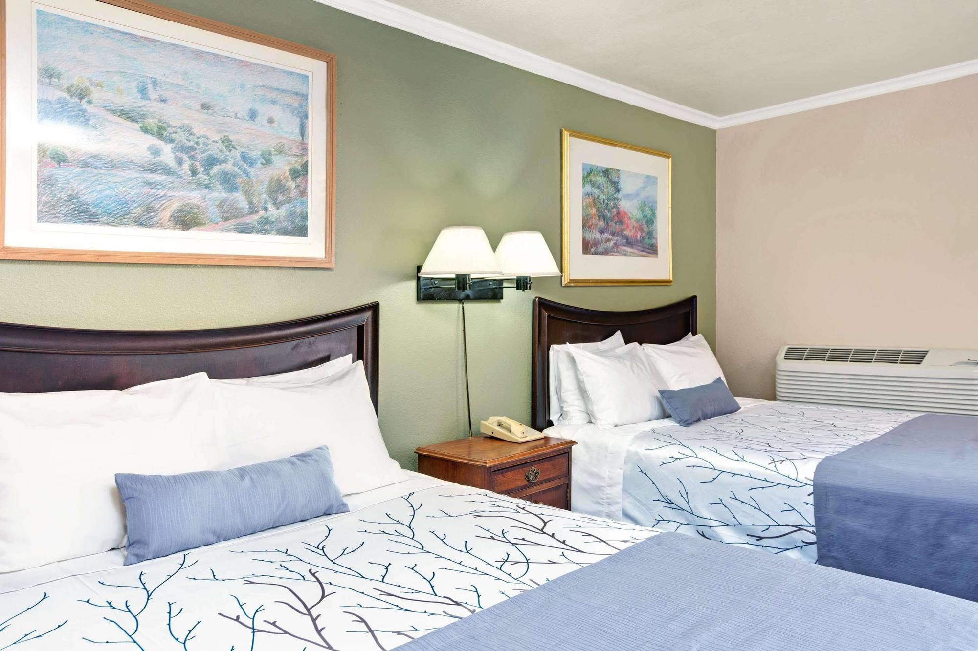 Days Inn By Wyndham San Jose Convention Center Экстерьер фото